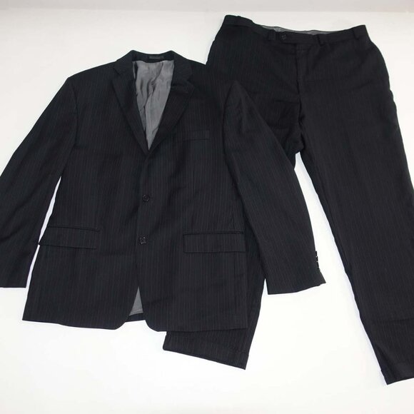 Calvin Klein Men's 2 Button Suit Size 44 Regular 38 x 30 Dark Navy Blue Striped